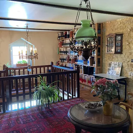 Maison Les Beaux Arts B&B *