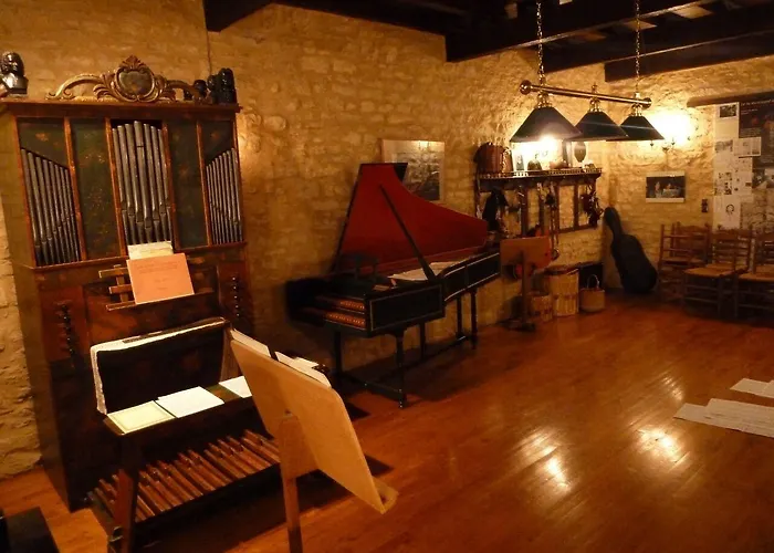 Maison Les Beaux Arts Bed & Breakfast *